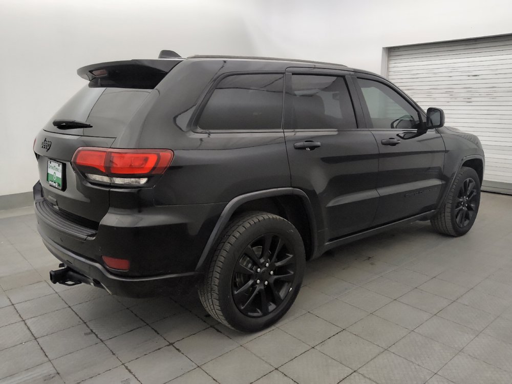 Used 2018 Jeep Grand Cherokee Altitude AWD/4WD image 10