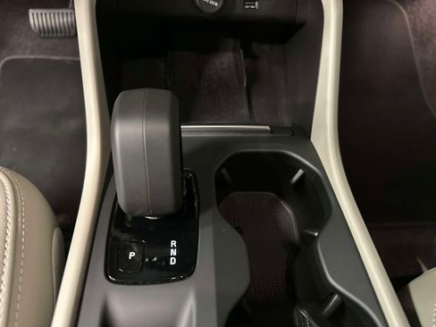 Used 2022 Volvo XC40 T5 Momentum AWD/4WD image 28
