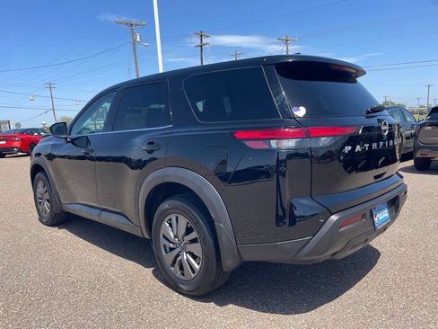 Certified 2025 Nissan Pathfinder S FWD image 5