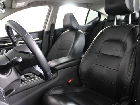 Used 2019 Nissan Altima 2.5 Platinum FWD image 17