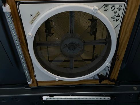 Used 2023 Mercedes-Benz Sprinter 1500 image 19