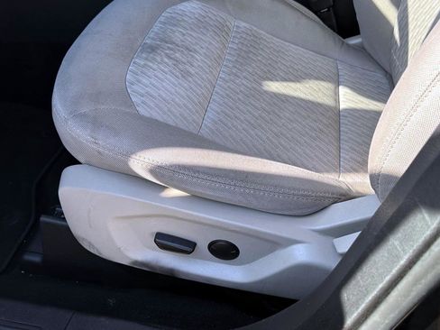 Used 2019 Ford Explorer FWD image 16