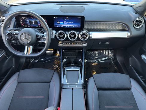 Used 2025 Mercedes-Benz GLB 250 image 10