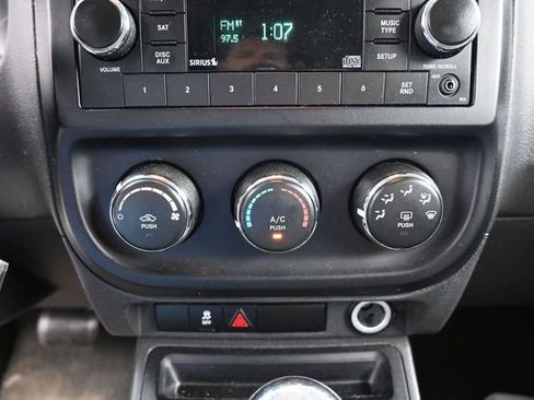 Used 2017 Jeep Patriot Sport FWD image 22