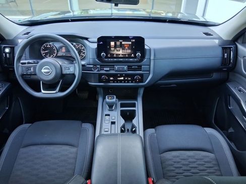 Used 2024 Nissan Pathfinder S image 7