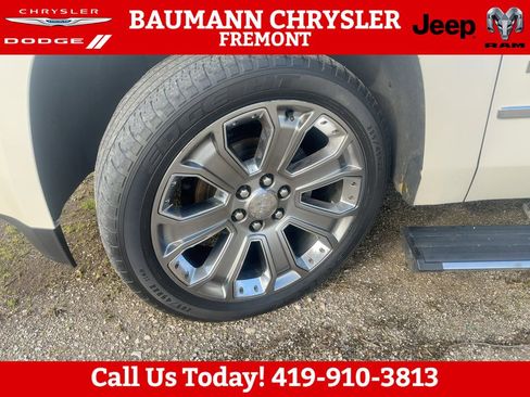 Used 2015 GMC Yukon Denali w/ Premium Package AWD/4WD image 24