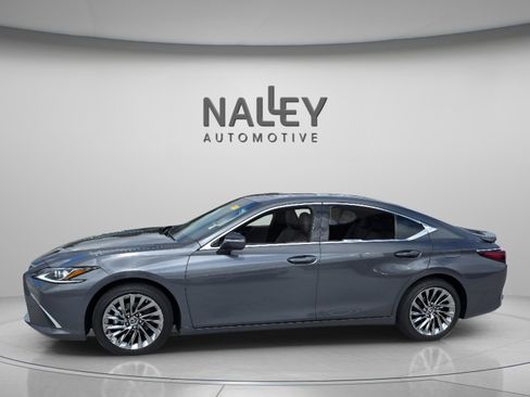 Used 2024 Lexus ES 300h w/ Technology Package image 2