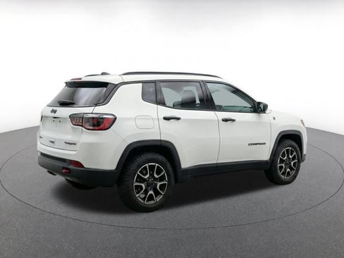 Used 2025 Jeep Compass Trailhawk AWD/4WD image 8