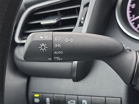 Used 2024 Toyota Camry LE image 28