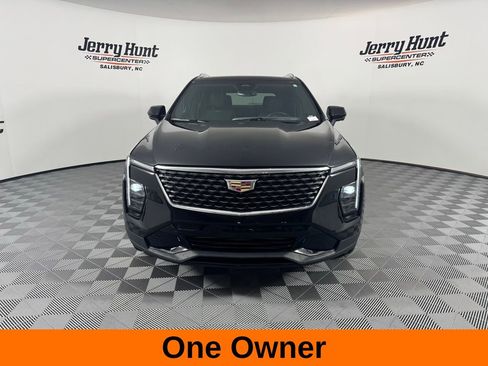 Used 2025 Cadillac XT4 Premium Luxury image 4