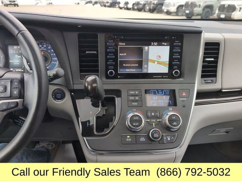 Used 2018 Toyota Sienna XLE Premium image 21