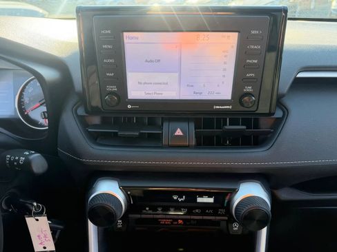 Used 2020 Toyota RAV4 LE w/ All Weather Liner Package AWD/4WD image 18