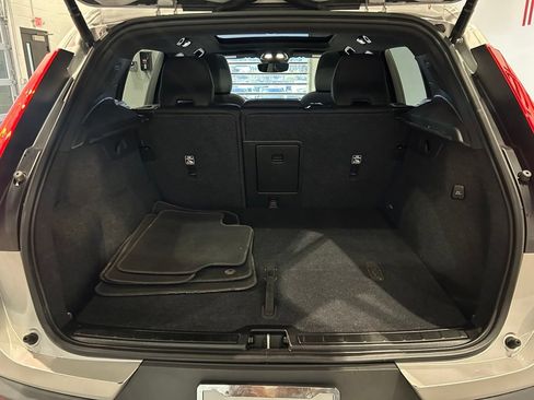 Used 2023 Volvo XC40 Recharge Ultimate AWD/4WD image 25
