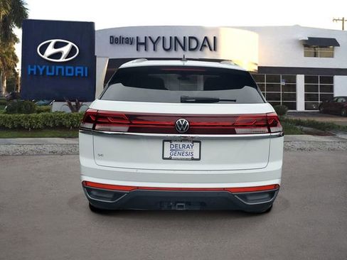 Used 2025 Volkswagen Atlas Cross Sport SE image 5