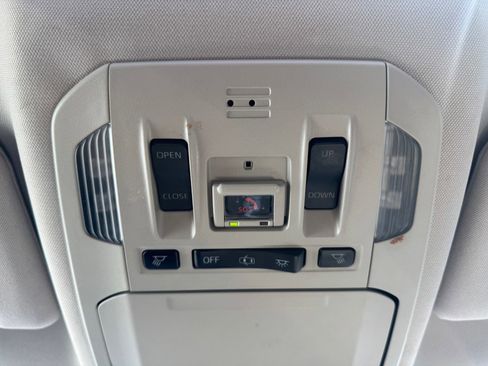 Used 2020 Toyota Highlander XLE image 57