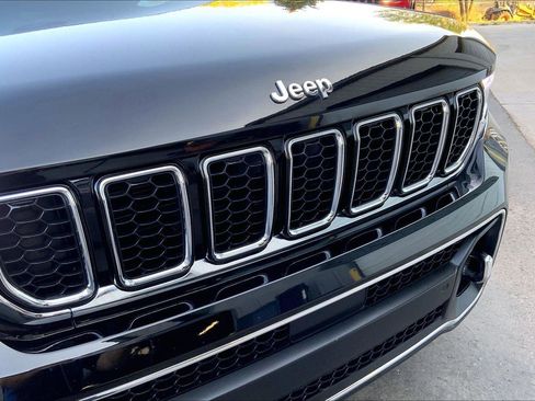 Certified 2023 Jeep Grand Cherokee Overland image 30
