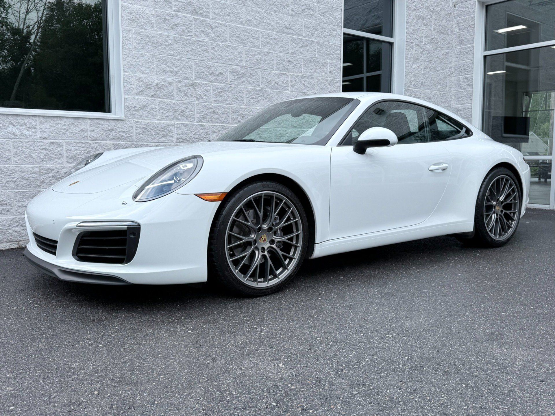 Used 2017 Porsche 911 Carrera 4 AWD/4WD image 4