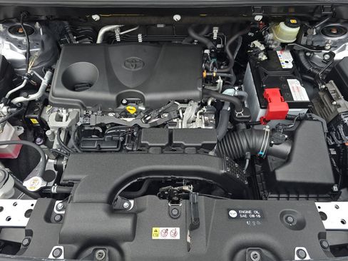 Used 2020 Toyota RAV4 LE image 27