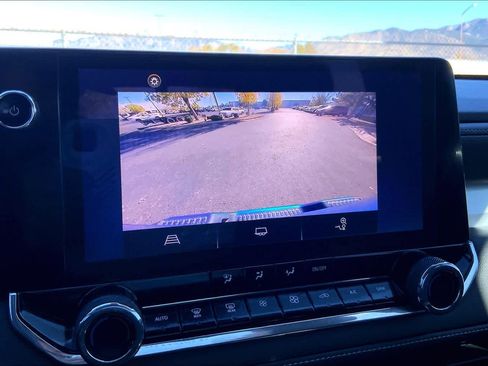 Used 2023 Chevrolet Colorado LT w/ LT Convenience Package image 25