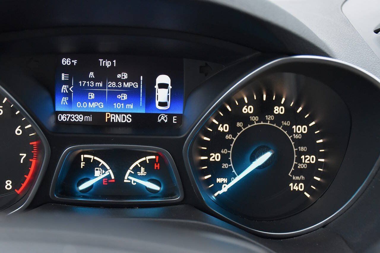 Used 2017 Ford Escape Titanium FWD image 12