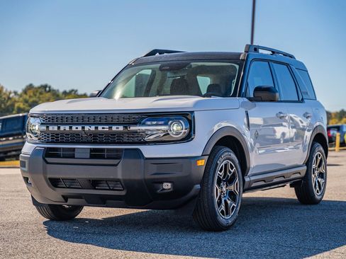 New 2025 Ford Bronco Sport Outer Banks image 2