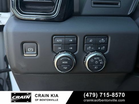 Used 2024 GMC Sierra 1500 AT4 w/ AT4 Premium Package AWD/4WD image 11