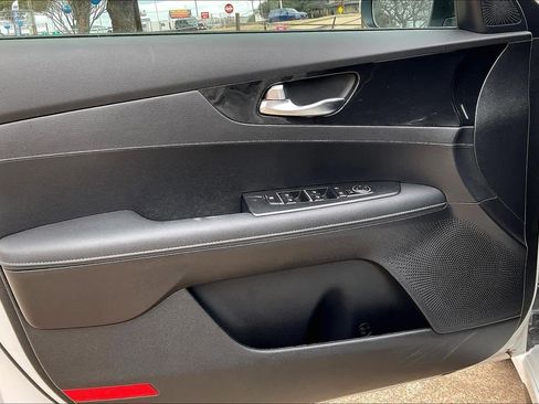 Used 2024 Kia Forte GT-Line image 19