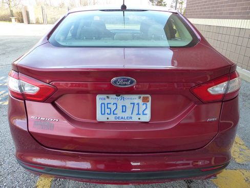 Used 2014 Ford Fusion SE image 8