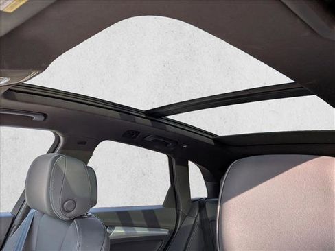 Certified 2025 Audi Q5 2.0T Premium image 15