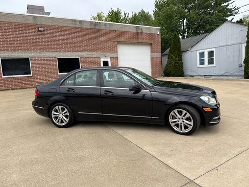 Used 2012 Mercedes-Benz C 300 4MATIC Sedan w/ Premium 1 Pkg image 4