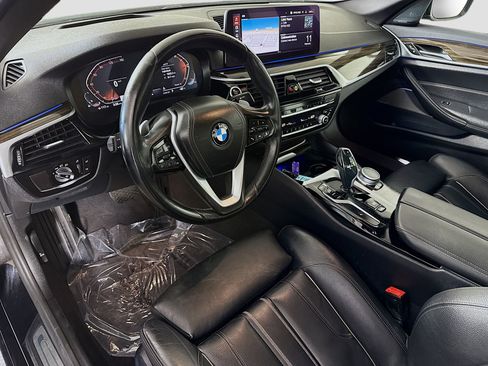 Used 2021 BMW 540i w/ Premium Package image 23