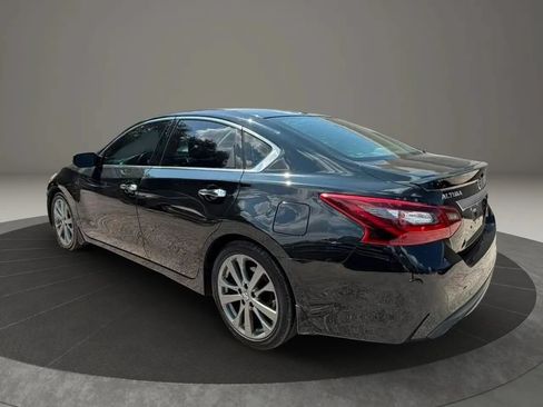 Used 2018 Nissan Altima 2.5 SR w/ SR Special Edition FWD image 3