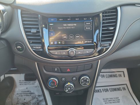 Used 2020 Chevrolet Trax LT w/ LT Convenience Package image 13