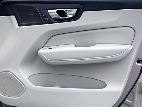 Used 2026 Volvo XC60 T8 Ultra w/ Protection Package Premier image 27