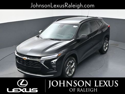 Used 2024 Chevrolet Trax LT FWD image 24