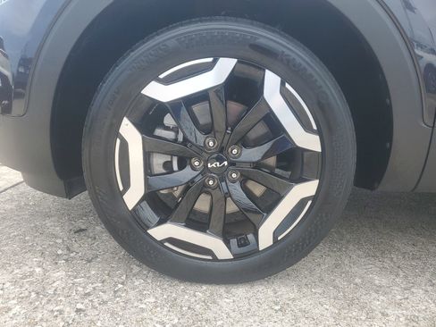 Used 2025 Kia Telluride S FWD image 9