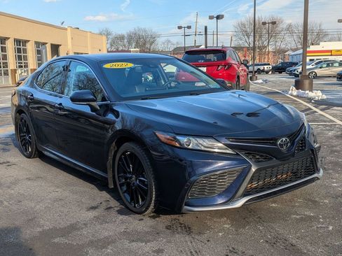 Used 2022 Toyota Camry XSE image 3