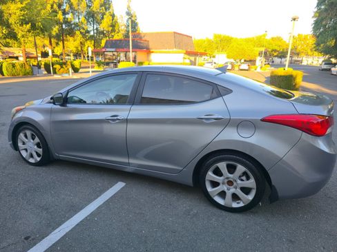 Used 2013 Hyundai Elantra Limited w/ Technology Pkg FWD image 7