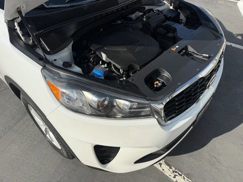 Used 2020 Kia Sorento FWD V6 image 32