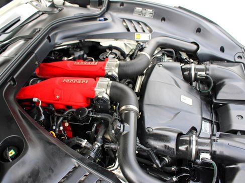 Used 2015 Ferrari California T image 48