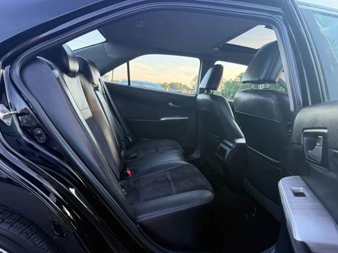 Used 2013 Toyota Camry SE w/ Leather Pkg FWD image 10