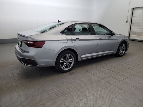 Used 2024 Volkswagen Jetta SE FWD image 10