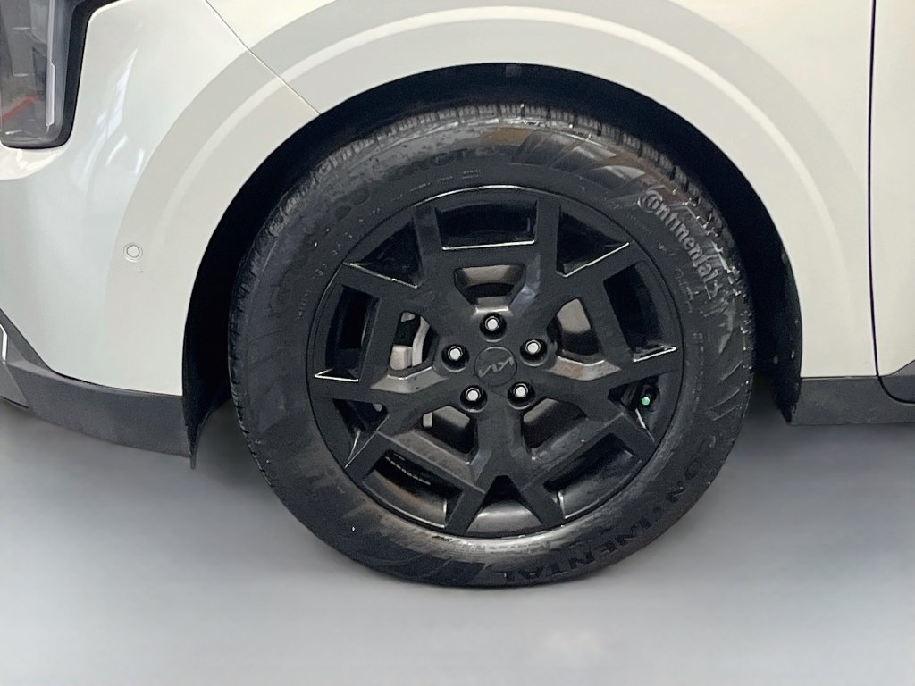 Used 2025 Kia Carnival SX Prestige FWD image 34