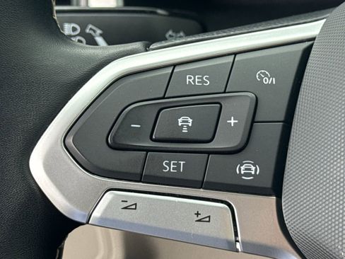 Certified 2023 Volkswagen Atlas SE w/ Black Wheel Package image 32