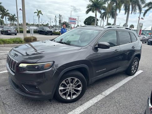 Used 2020 Jeep Cherokee Latitude Plus w/ Trailer Tow Group FWD image 1