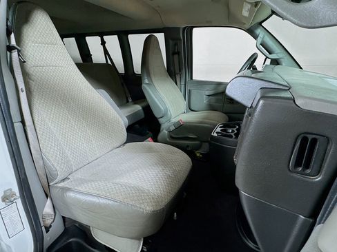 Used 2020 Chevrolet Express 3500 LT w/ LT Preferred Equipment Group RWD image 23