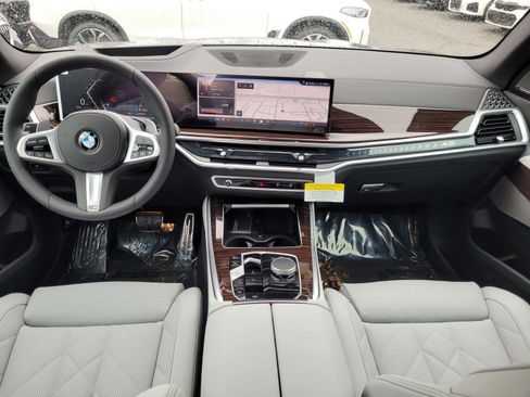 New 2026 BMW X5 xDrive40i w/ M Sport Package AWD/4WD image 14