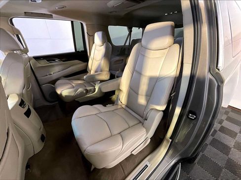 Used 2019 Cadillac Escalade ESV Premium Luxury w/ LPO, Radiant Package AWD/4WD image 24