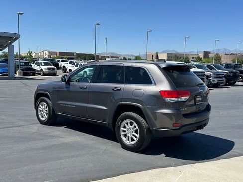 Used 2019 Jeep Grand Cherokee Laredo AWD/4WD image 3