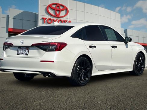 Used 2024 Honda Civic Sport image 3